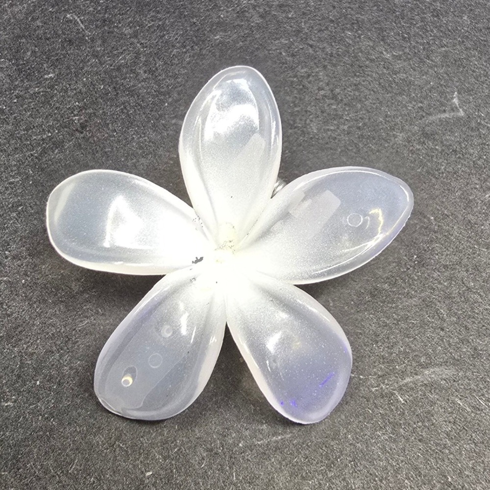 Del Sol Plumeria Hair Clip UV Reactive Color Changing White Purple OS Excellent